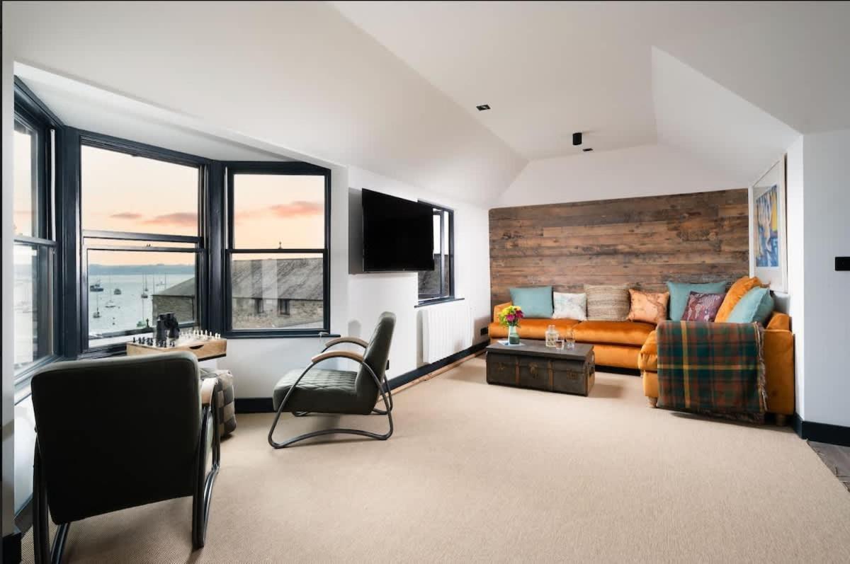 Stunning Waterfront Apartment With Spectacular Views & Parking At 'Captains Loft' Falmouth Exterior photo
