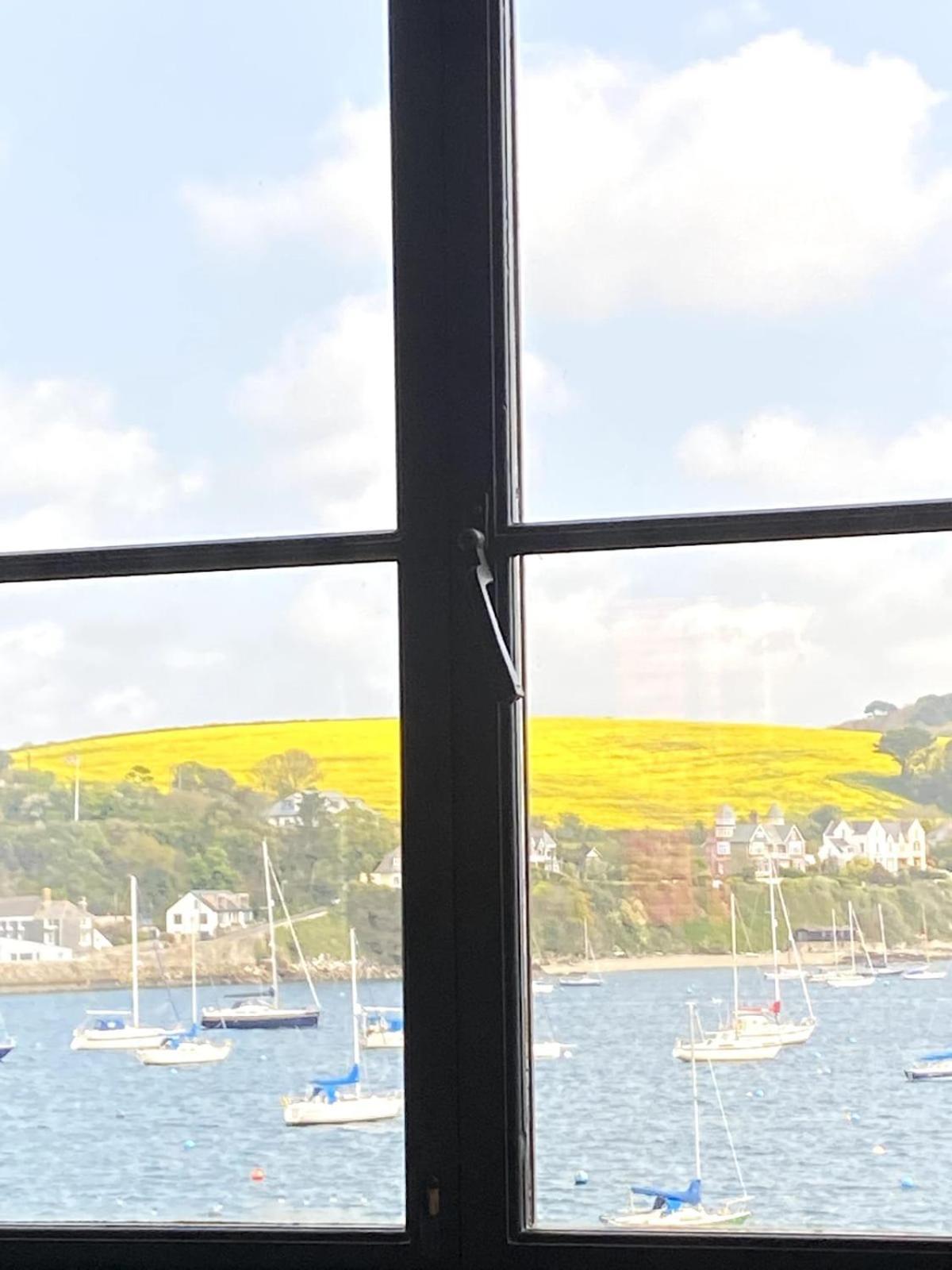 Stunning Waterfront Apartment With Spectacular Views & Parking At 'Captains Loft' Falmouth Exterior photo